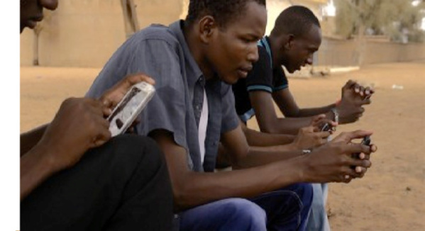 La réalisatrice française Chantal Richard sort un film sur le phénomène des réseaux sociaux au Sénégal