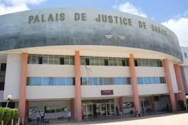 Pour avoir administré des coups de couteau à son ami à cause d’une fille : Pape Ndiaye prend 6 mois ferme