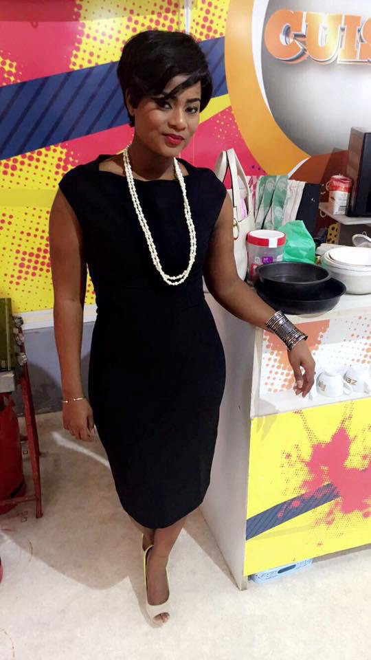 Merry Bey Diouf ose le look « ALL BLACK »,très Hi tech (2 photos)