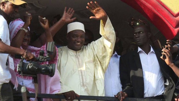 Ça craint en Gambie-  Le Président élu, Adama Barrow, appelle à " descendre dans les rues aujourd'hui même"...