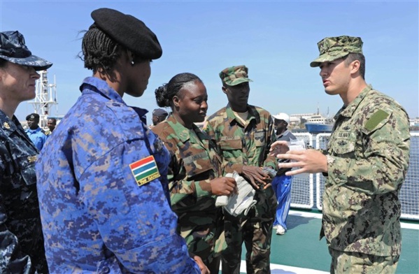 Jammeh évacue sa femme à New York...Ce que l'on sait sur l'armée...surarmée Gambienne ...Révélations sur les  pays souteneurs de Jammeh et les accords militaires 