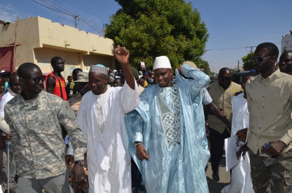 Arrivée du Président Macky Sall à Louga – Impressionnante mobilisation de Moustapha Diop pour accueillir le chef de l’Apr (IMAGES EXCLUSIVES DAKARPOSTE)