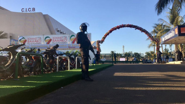 Sommet Afrique- France: Idriss Deby dresse sa tente au palais Koulouba, Hollande se bunkérise à la résidence de la chancellerie, Macky Sall, Paul Kagamé, Roch Kabore et Issoufou Mahamadou prennent leurs quartiers à Laico de Bamako