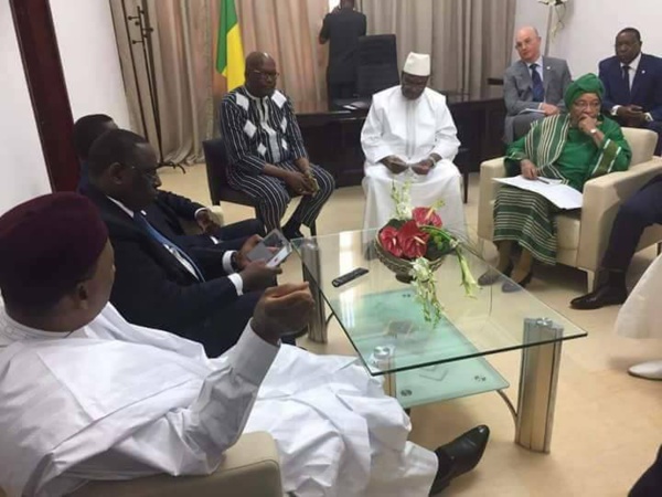 Les images du Pr Adama Barrow présent au sommet Afrique-France à Bamako