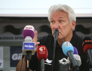 Henri Kasperczak, sélectionneur de la Tunisie : « Le Sénégal a confirmé son rang »