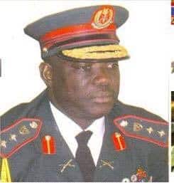 Le lieutenant-général Masaneh Kinteh est le chef d'état-major de la Gambie; Ousman Badjie Out!