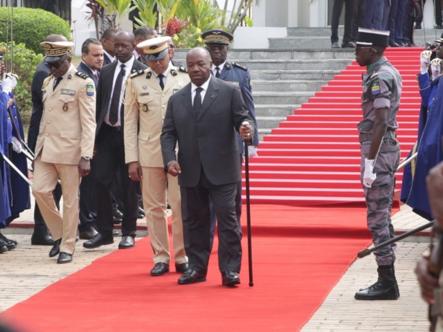 Le Gabon toujours dans l’attente des résultats des élections, un membre de l’opposition arrêté