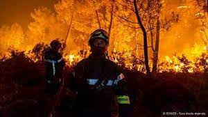 La Grèce en proie au "plus grand incendie jamais enregistré dans l'UE"