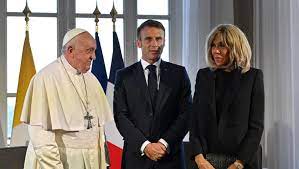 Le pape François achève sa visite à Marseille par un nouvel appel en faveur des migrants