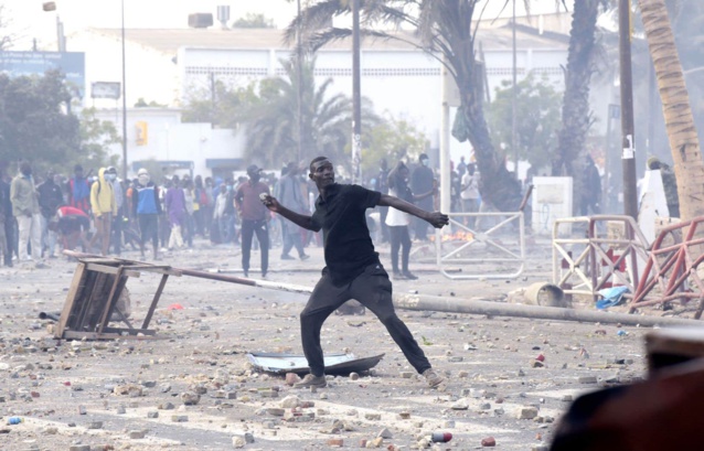 [Le Récap] Crise électorale : Dakar renoue avec les scènes de violences, des opposants interpellés