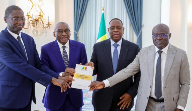 Le rapport du Dialogue en mains : Le Président Macky Sall va saisir le Conseil constitutionnel sur la date de l’élection et l’après 2 avril