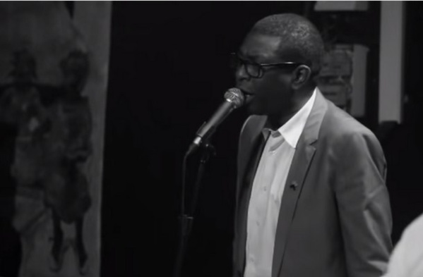 Youssou Ndour à Yeumbeul Sud pour présenter ses condoléances à la famille de Pacotille