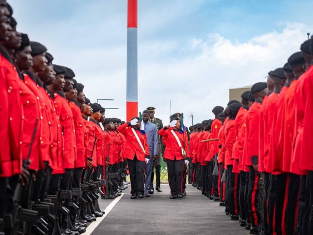 Le Président de la République, Bassirou Diomaye Faye, est arrivé en début d'après-midi à Freetown pour une visite d'amitié et de travail