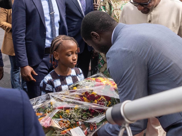 Le Président de la République, Bassirou Diomaye Faye, est arrivé en début d'après-midi à Freetown pour une visite d'amitié et de travail