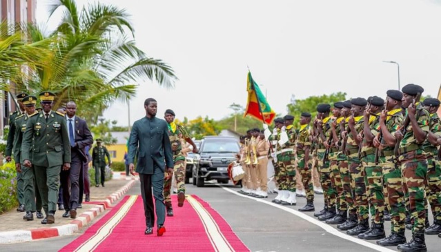  Revivez la cérémonie de remise de diplômes aux stagiaires de l'école d'état-major et aux auditeurs de l'école supérieure de guerre de l'Institut de Défense du Sénégal (IDS)