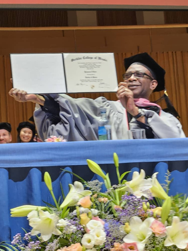 Distinction honorifique :  Youssou Ndour élevé au grade de " Docteur Honoris Causa"