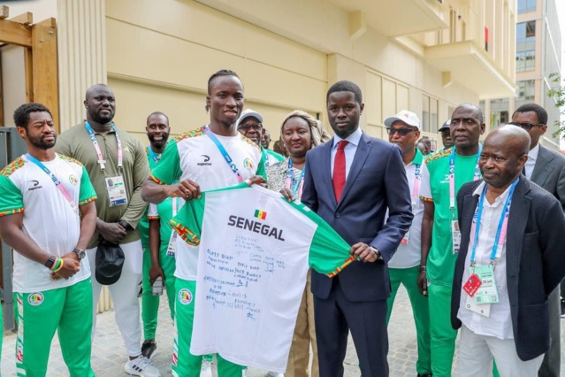 Le Président de la République Bassirou Diomaye Faye, s'est rendu au village olympique