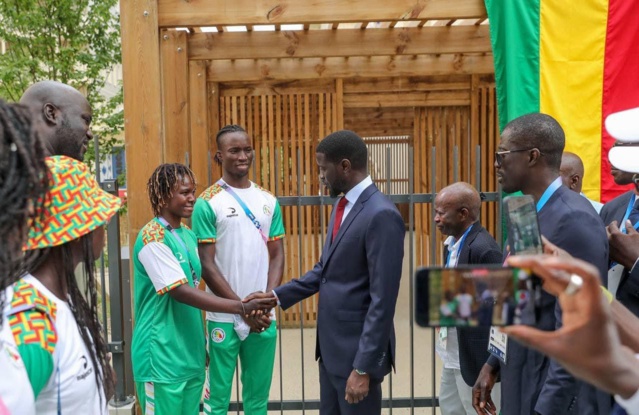 Le Président de la République Bassirou Diomaye Faye, s'est rendu au village olympique