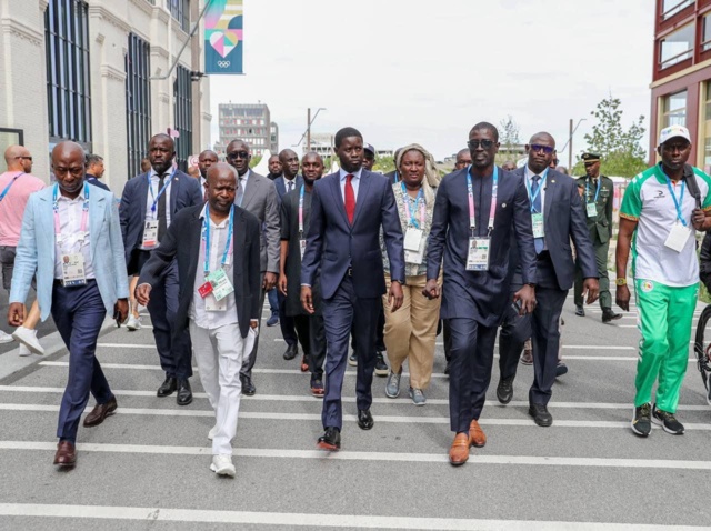 Le Président de la République Bassirou Diomaye Faye, s'est rendu au village olympique