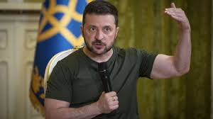 En visite en Allemagne, Zelensky réclame "plus d'armes" aux alliés occidentaux