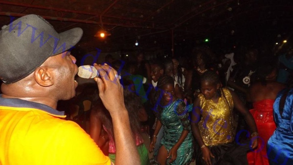 Gorgui Ndiaye a mis le feu ce weekend au Palais des Arts de Thies aprés avoir enflammé Somone, Diamniadio et Thies. Voici les images de ces soirées!!!