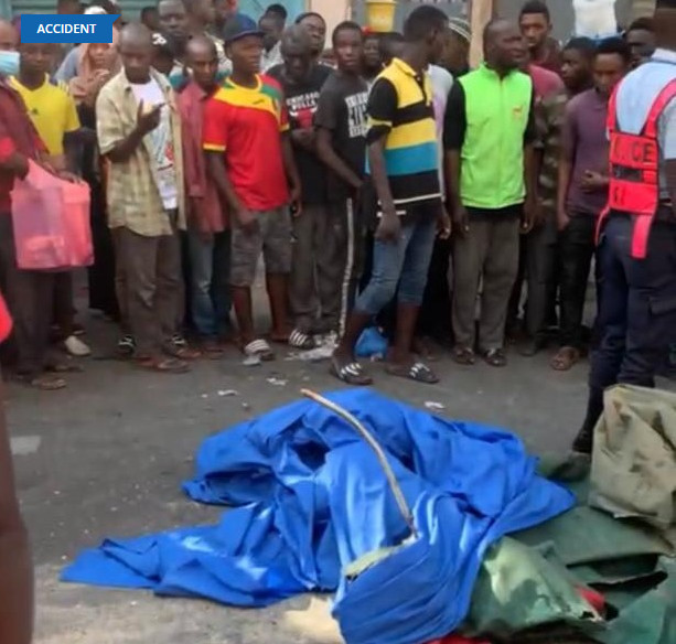 Grave accident : Un bus entre en collision avec un camion de sable