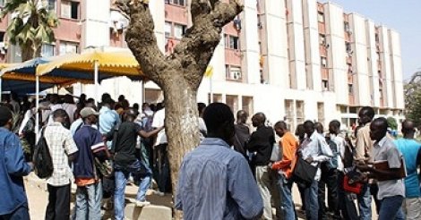 Ucad : Des étudiants défoncent les portes pour accéder dans leur chambres