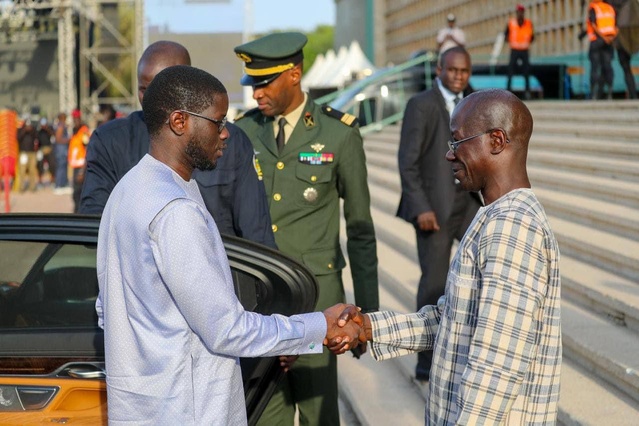 Le Président Bassirou Diomaye  a visité  la 15e Biennale de l’Art Africain Contemporain