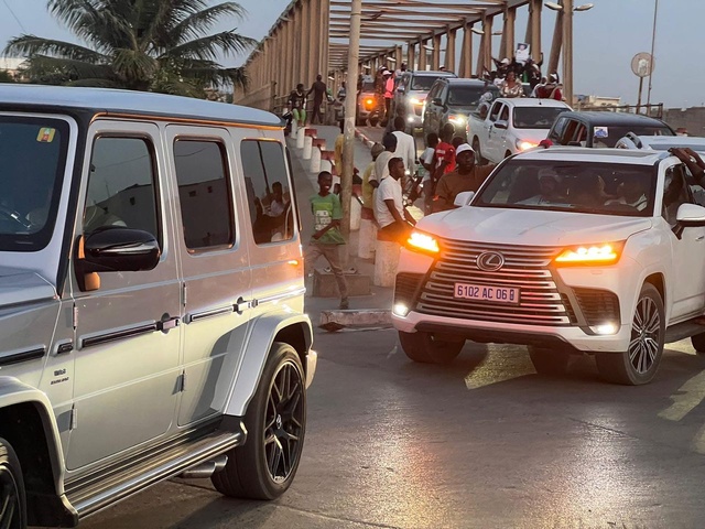 Tournée 2024- Revivez l'arrivée du khalife general des Khadre à St Louis, Cheikhna cheikh Abdoul Aziz Aïdara Ould cheikh AYAH ould Cheikh Talibouya ould Cheikhna Cheikh Sadbouh Aïdara