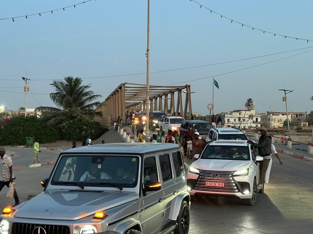 Tournée 2024- Revivez l'arrivée du khalife general des Khadre à St Louis, Cheikhna cheikh Abdoul Aziz Aïdara Ould cheikh AYAH ould Cheikh Talibouya ould Cheikhna Cheikh Sadbouh Aïdara