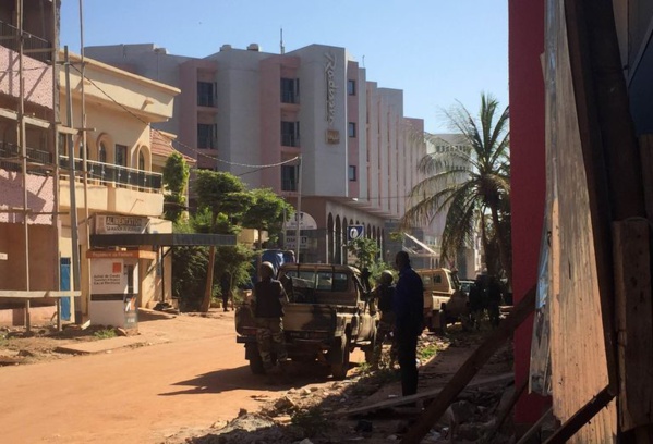 Prise d'otages à l'hôtel Radisson de Bamako, assaut en cours