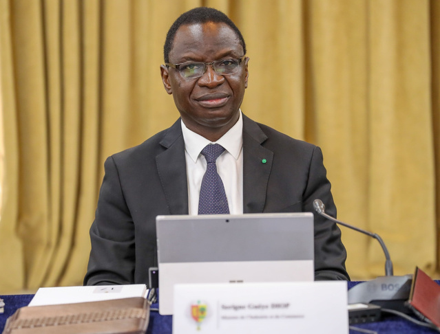 POUR CASSER LE MONOPOLE SUR LE SUCRE AU SÉNÉGAL | LE MINISTRE DE L’INDUSTRIE ET DU COMMERCE ANNONCE L’IMPLANTATION PROCHAINE DE DEUX USINES DE PRODUCTION EN CASAMANCE