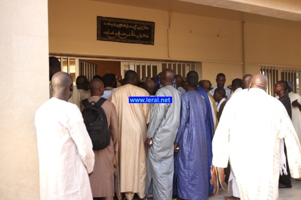 Macky sall humilie les petits fils de Serigne Touba