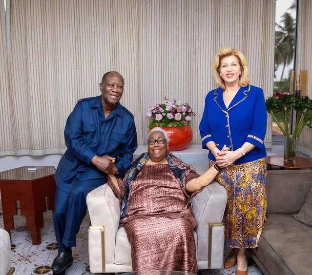 La toute Première Dame de Côte d’Ivoire, Thérèse Houphouët-Boigny a reçu hier le couple présidentiel