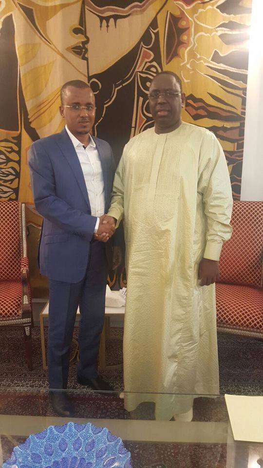 Que peut bien peaufiner Macky Sall en recevant des jeunes du Gabon?