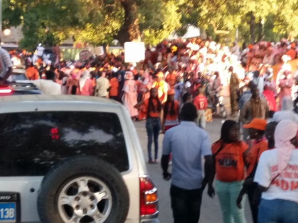 ​Premières images de l'incroyable caravane du front du NON à Thies.