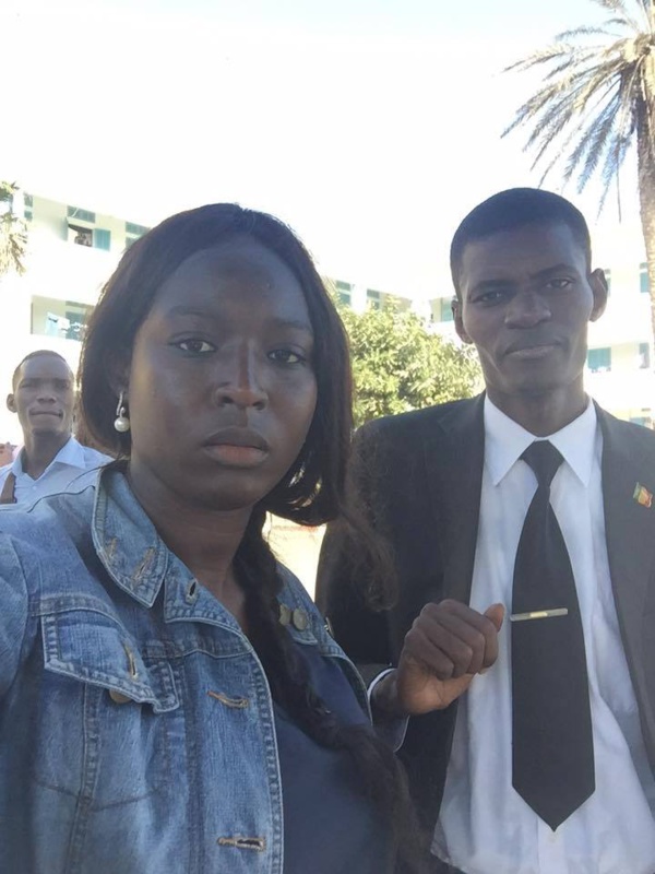 Victor Sadio Diouf du MEEL et les jeunes du front de l'opposition ratissent large à l'UCAD pour un vote  du "Non"  (images exclusives dakarposte)