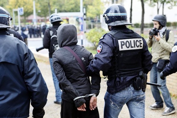 Un peu plus sur ce sénégalais de 25 ans qui a décapité sa mère en France