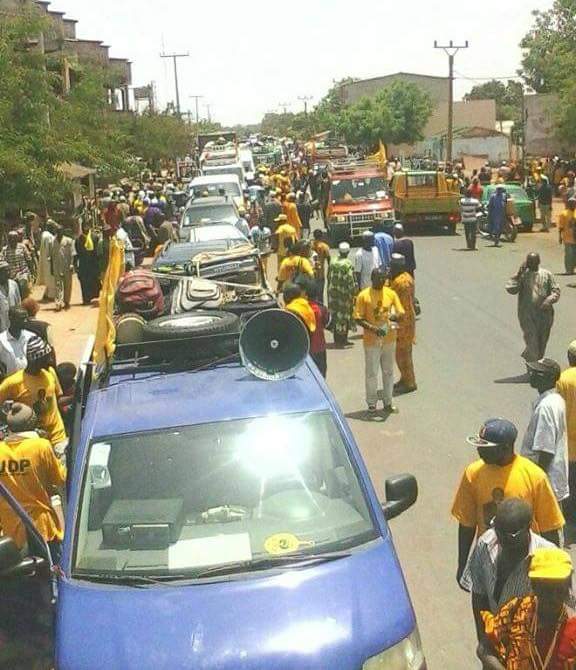 Frayeur à Banjul, le cortège du président élu stoppé par la police