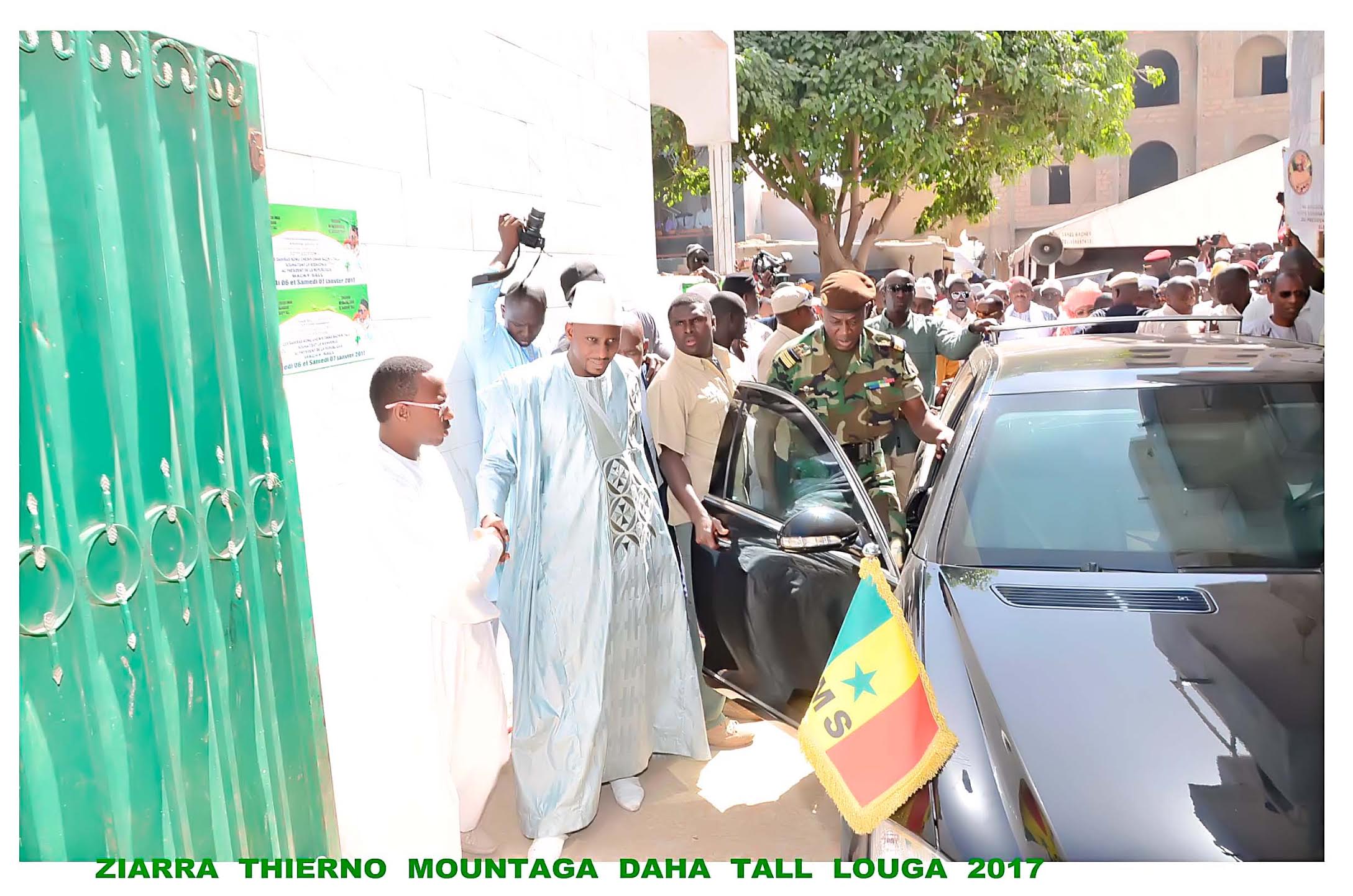 Arrivée du Président Macky Sall à Louga – Impressionnante mobilisation de Moustapha Diop pour accueillir le chef de l’Apr (IMAGES EXCLUSIVES DAKARPOSTE)