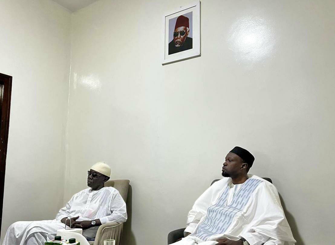 Reçu à Aïnoumady par Serigne Habib Sy, l'opposant Ousmane Sonko fonce vers Mbacké