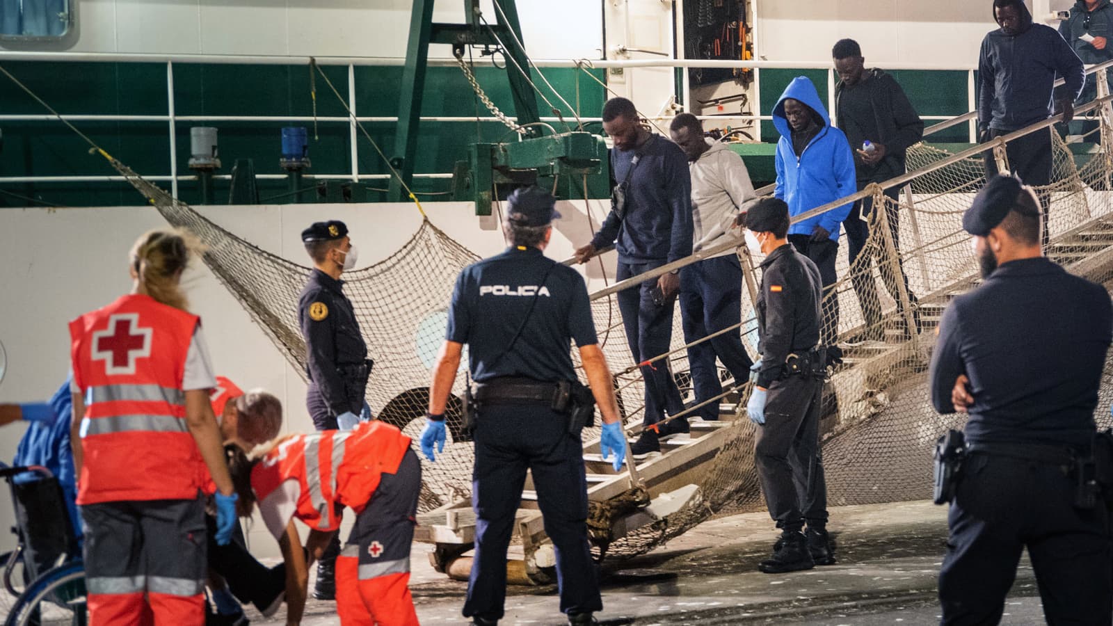 ESPAGNE: PLUS DE 900 MIGRANTS SONT ARRIVÉS SUR LES ÎLES CANARIES EN 24 HEURES