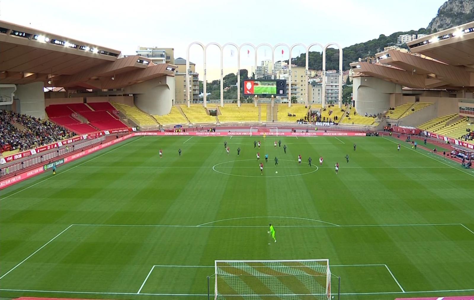 Ligue 1 : Lamine Camara s’offre un but de 50 mètres (VIDEO)