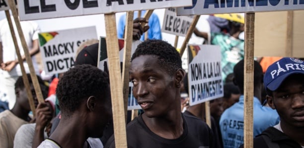 Des centaines de manifestants réclament une présidentielle avant le 2 avril