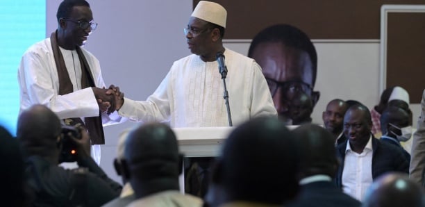 Macky Sall lâche Amadou Ba pour...