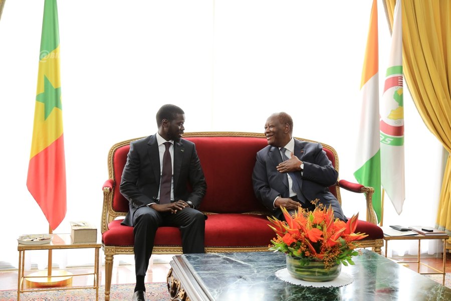 Côte d’Ivoire : Diomaye Faye échange avec Alassane Ouattara au Palais présidentiel à Abidjan