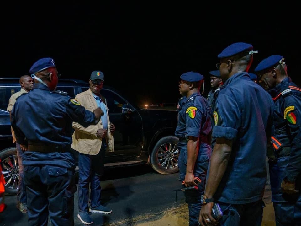 SÉCURITÉ : LE GÉNÉRAL JEAN BAPTISTE TINE MÈNE UNE INSPECTION NOCTURNE DANS PLUSIEURS COMMISSARIATS DE DAKAR