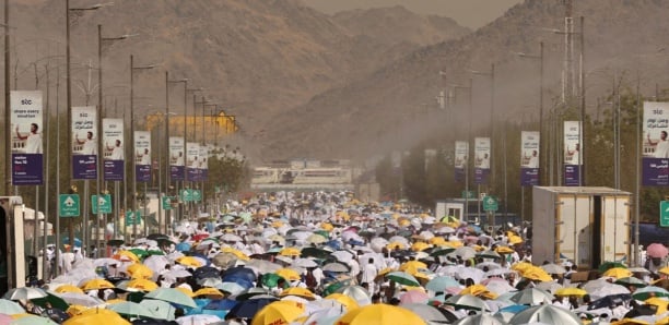 Hajj: marée de fidèles au mont Arafat sous une chaleur extrême