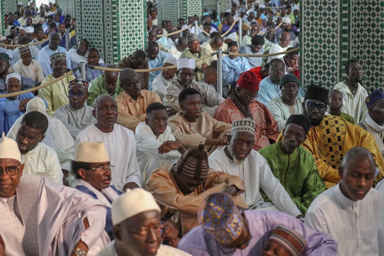 Le Président de la République, SEM Bassirou Diomaye Faye, a effectué la prière de la Tabaski à la grande mosquée de Dakar (IMAGES EXCLUSIVES)