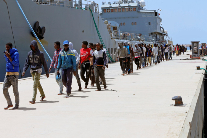 Naufrage d'un bateau de migrants : 64 personnes portées disparues au large de l'Italie